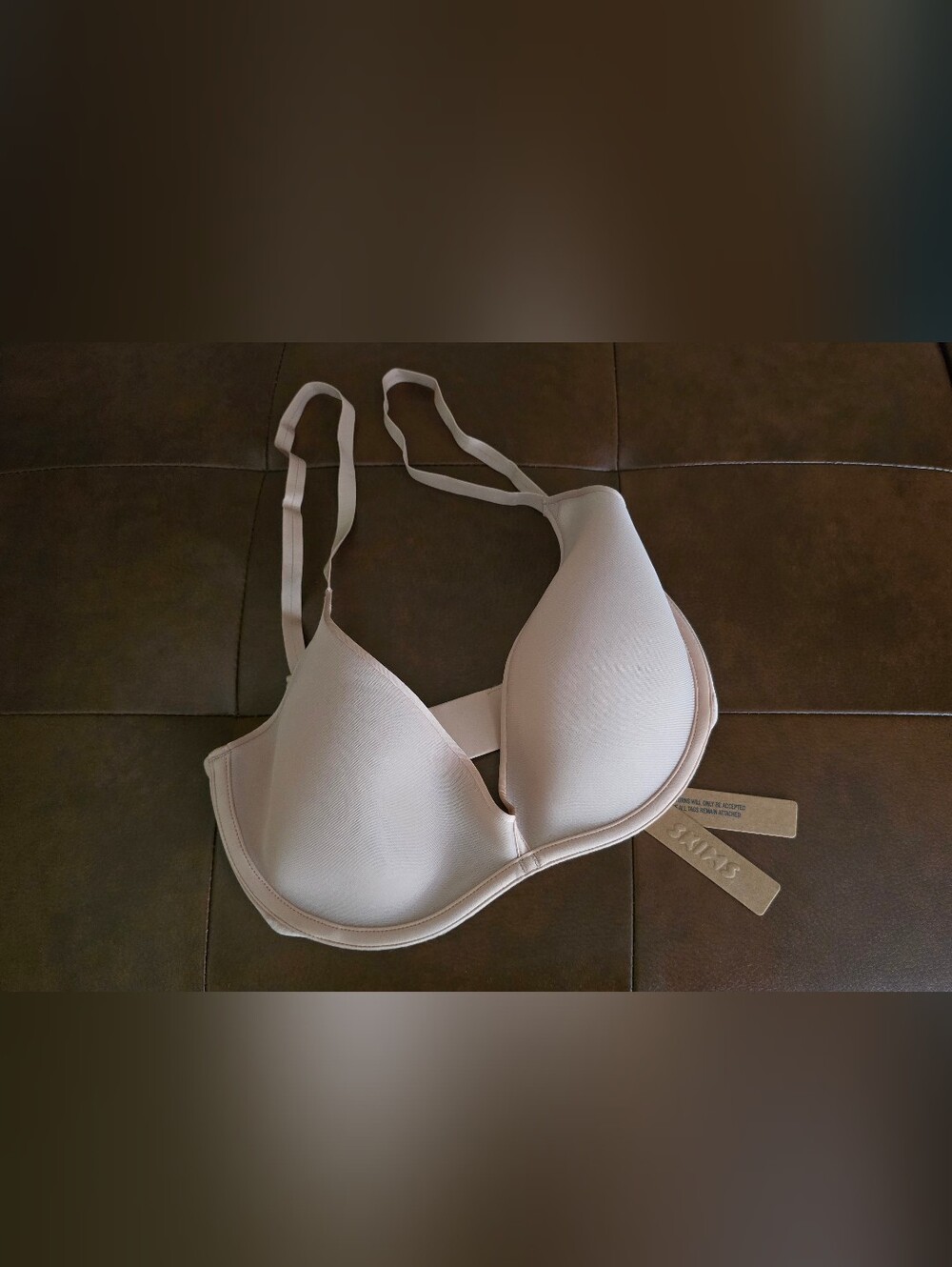 "NWT SKIMS Weightless Scoop Bra 32DD"